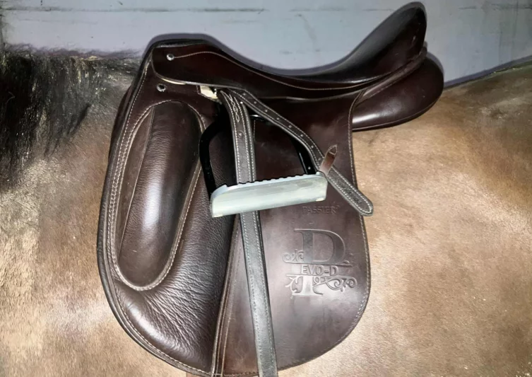 Sedí, nebo nesedí? Jak poznat, zda sedlo padne