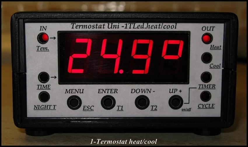Presný termostat ohrev aj chladenie+cyklovač.