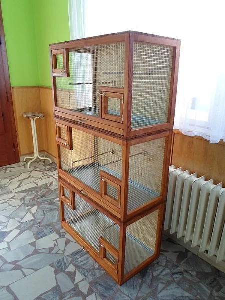Klece a voliéry pro ptactvo