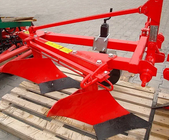 Pluh dvouradličný CRONIMO za traktor