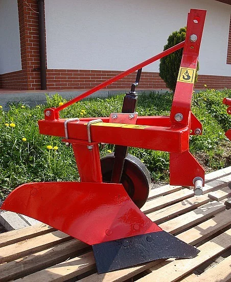 Pluh jednoradličný CRONIMO za traktor