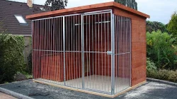 Kotec v tyči s boudou