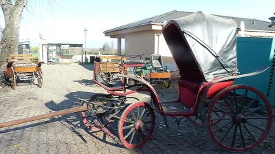 Bryčky a kočáry