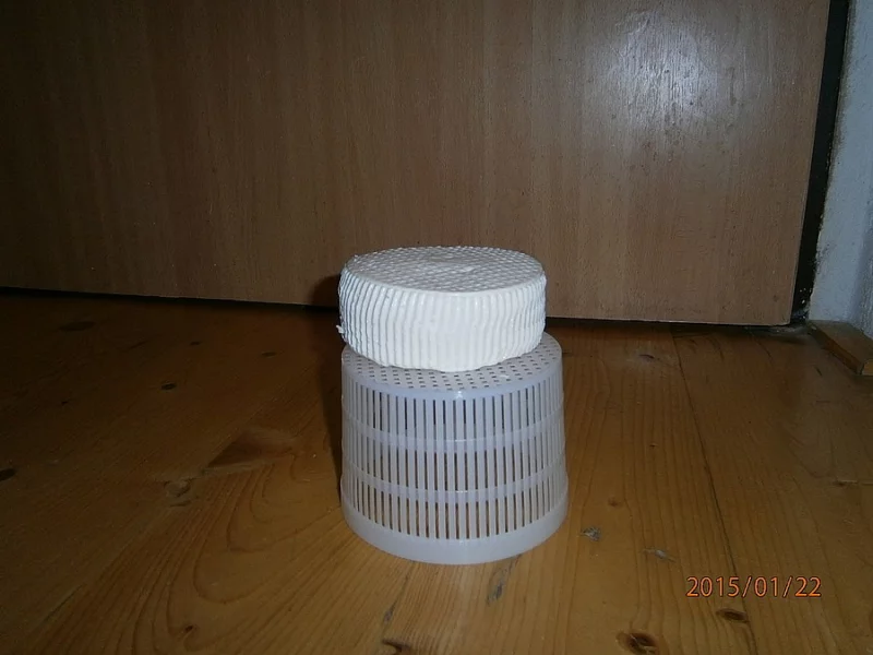 Lis na lisování sýrů a tvarohu + forma na sýr zdar