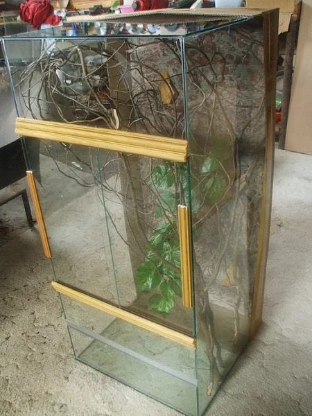 terárium pro chameleona 96x44x44cm-nové nepoškozené