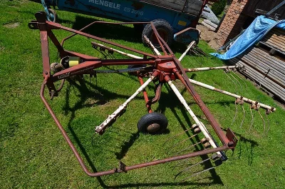 Nahrabovač FAHR 3m záběr s uzavřenou dráhou nesený