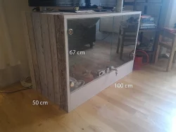 Prodám terárium po hadovi + příslušenství 100x67x50