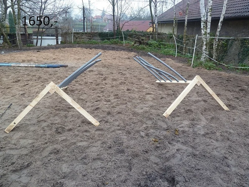 Překážka pro koňské agility
