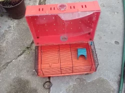 Dvoupatrová klec