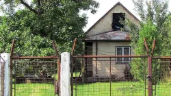 Malý zděný domeček s větším oploceným pozemkem na okraji Jar