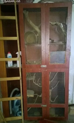 Skříňová voliéra pro osmáky degu