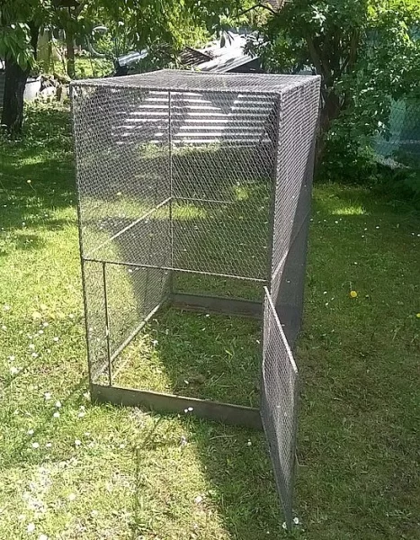 Prodám voliéru pro ptáky a přepravku