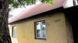 Menší zděný domeček s krásným, prostorným pozemkem