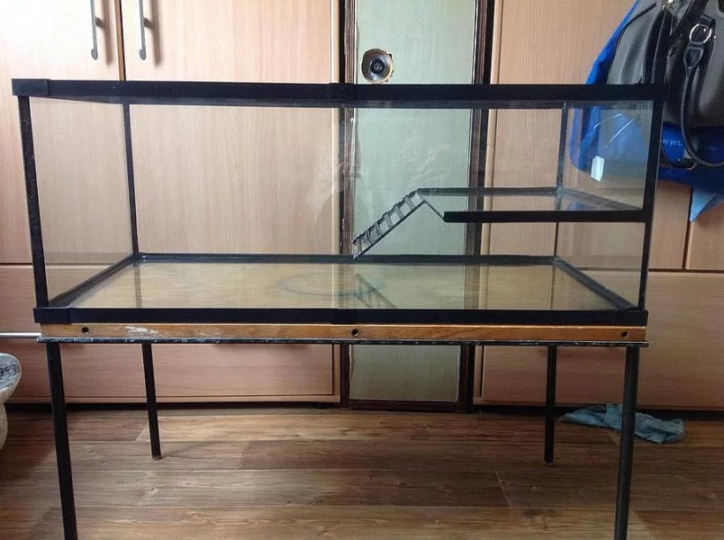 Prodám terárium 80x40x30