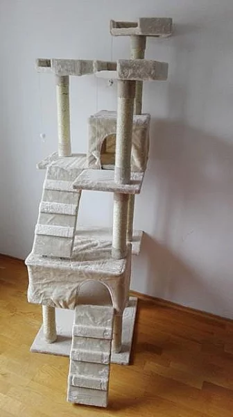 Nové škrabadlo s výškou 171 cm - béžové