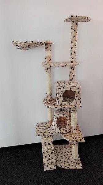 Nové škrabadlo s výškou 190 cm