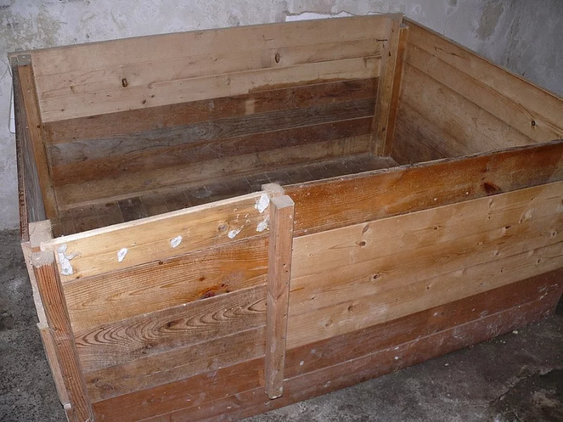 Porodní box-bedna