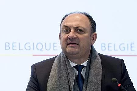 nude kredite između posebice ozbiljan