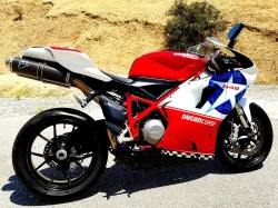 2010 Ducati Monster 696