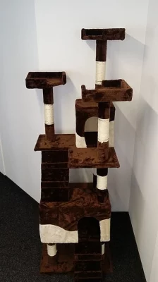 Nové škrabadlo s výškou 181 cm