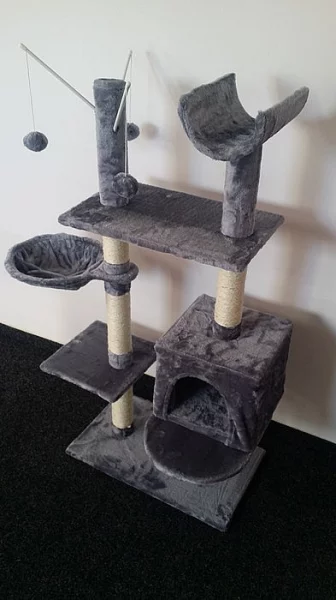 Nové škrabadlo s výškou 130 cm - šedé