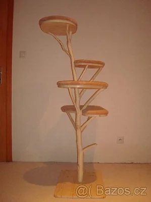 Kočičí strom /škrabadlo