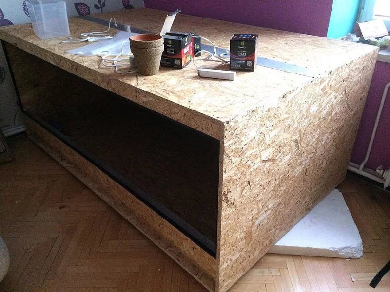 Terarium - nepoužité - Výška 83cm, hloubka 120cm, délka 200