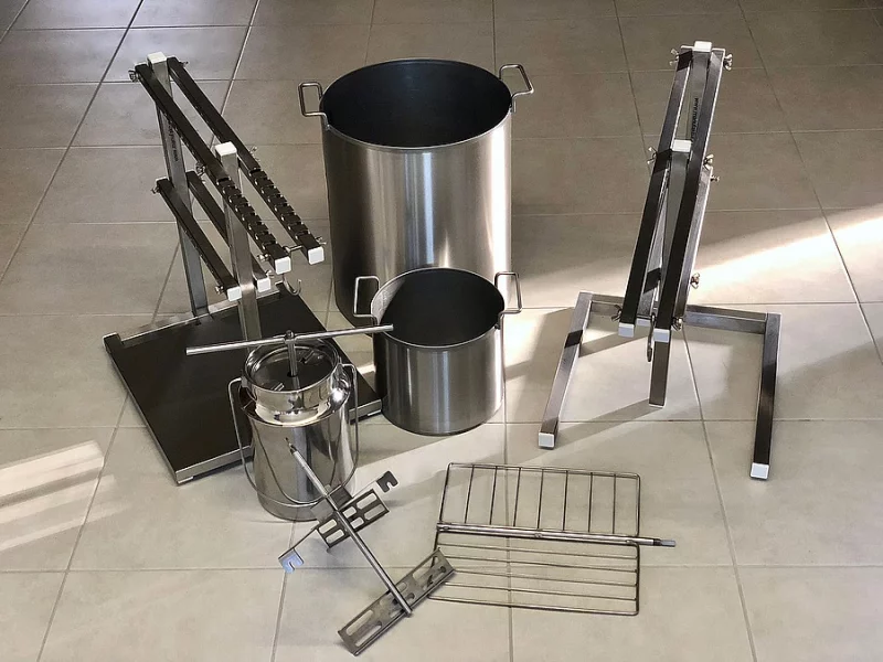 Nerezové vybavení pro mlékárny, sýrárny a gastro provoz