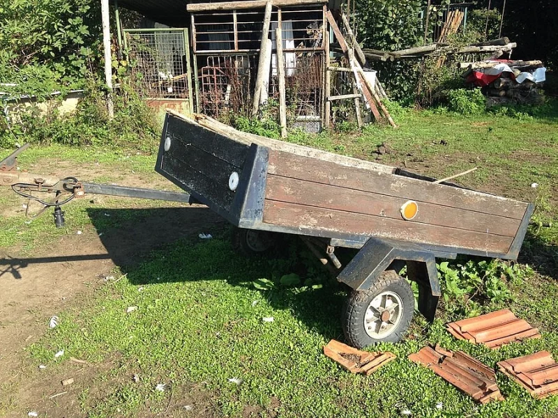 Prodám káru za automobil