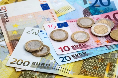 POKRAČUJTE SVÉ FINANČNÍ PROBLÉMY