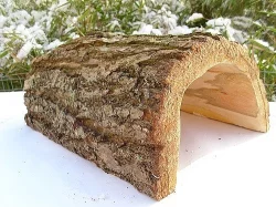 Přírodní úkryty z kmene