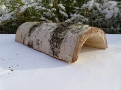 Přírodní úkryty z kmene