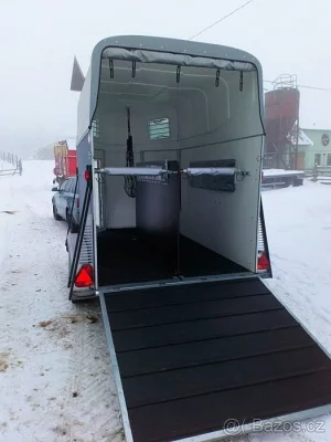 Nový přepravník pro 2 koně