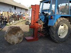 štípačku na dříví za traktor