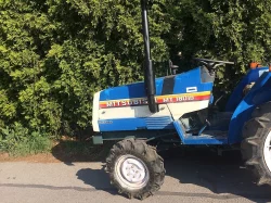 Japonský kompaktní traktor Mitsubishi MT1801D