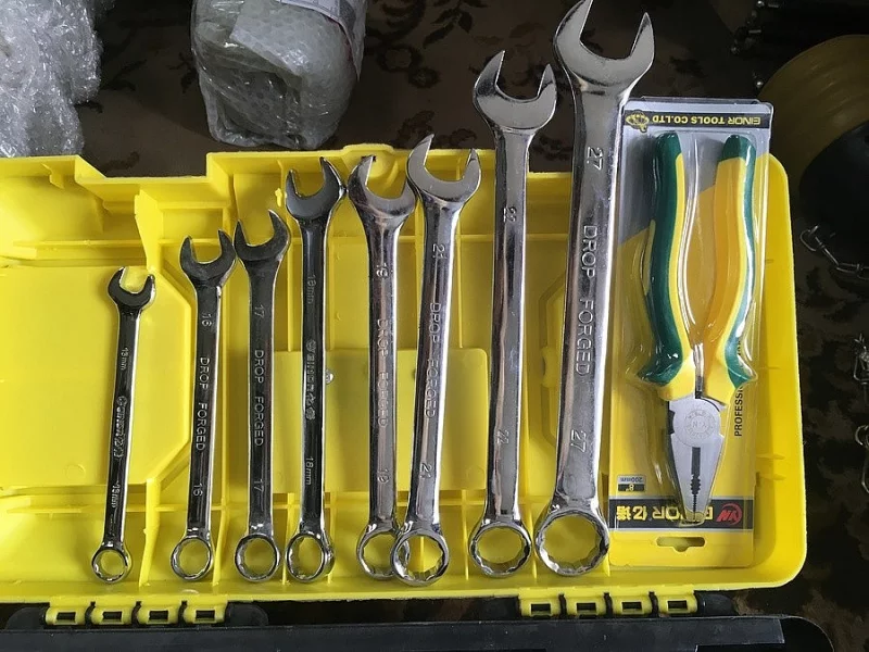 Box s nářadím, plastový kufřík s nářadím CRONIMO