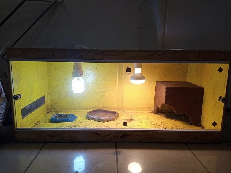 Prodám terrárium 100x40x40