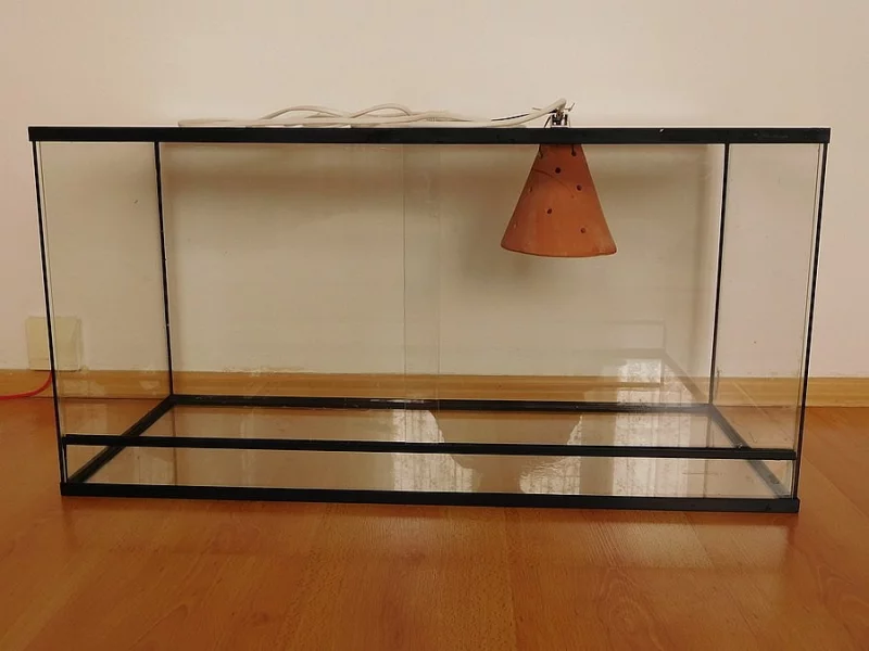 Prodám terárium 80x35x40