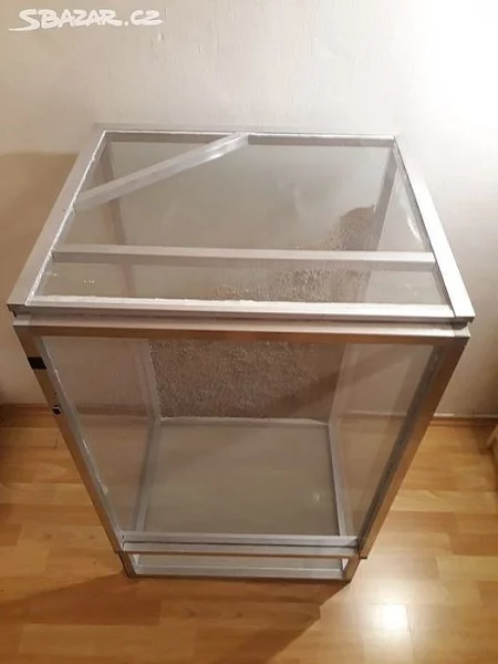 Terárium pro chameleona/ stromové ještěry