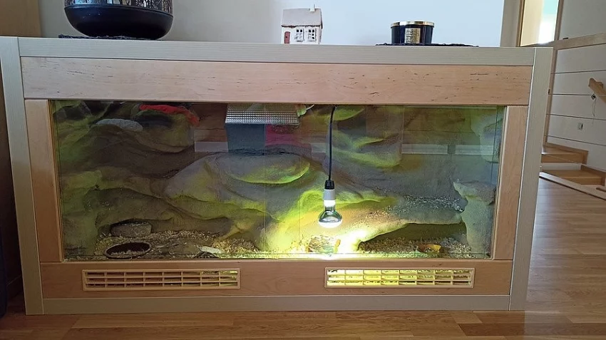 Prodám terárium pro agamu