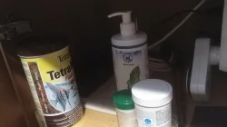 Akvarijní set úplné roční vybavení_ryby_filtrace_krmení_stůl