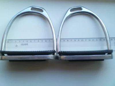 Třmeny anatomické nerezové 12 cm: