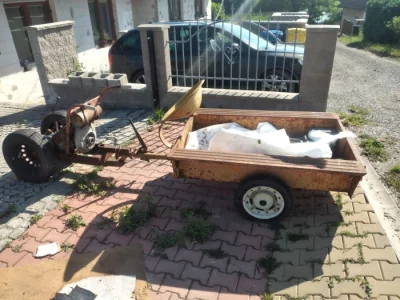 Zahradní traktůrek