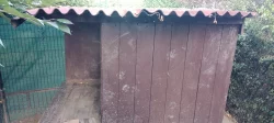 Zateplená bouda včetně ocelového voliéru, pro velkého psa.