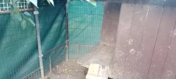 Zateplená bouda včetně ocelového voliéru, pro velkého psa.