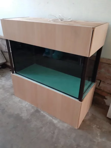 starší Akvarium 120x50x60cm