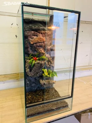 Terárium pro chameleony, gekony, nebo stromové hady 50x50x100