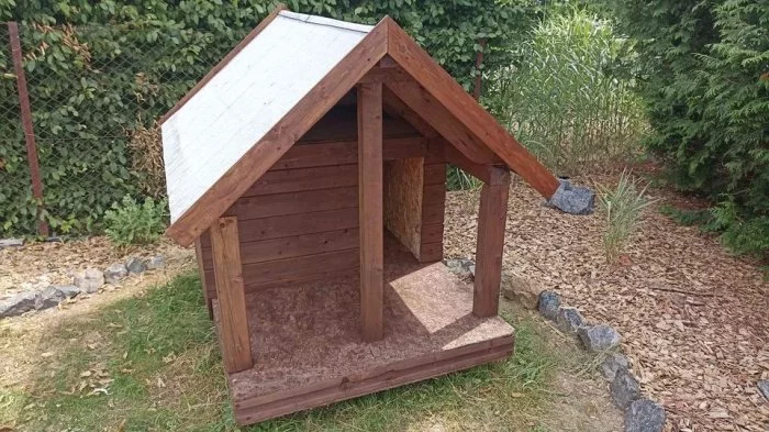 Psí bouda, bytelná, zateplená( včetně podlahy )