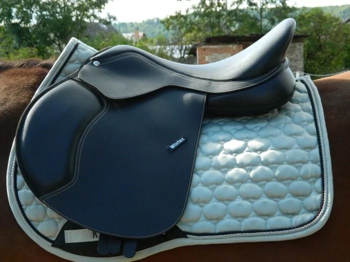 Skokové sedlo Wintec 500 Jump posedlí 17,5