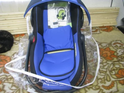 Krásnou autosedačku.